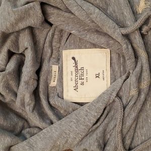 Lightweight men's Abercrombie  & Fitch XL muscle hooded shirt